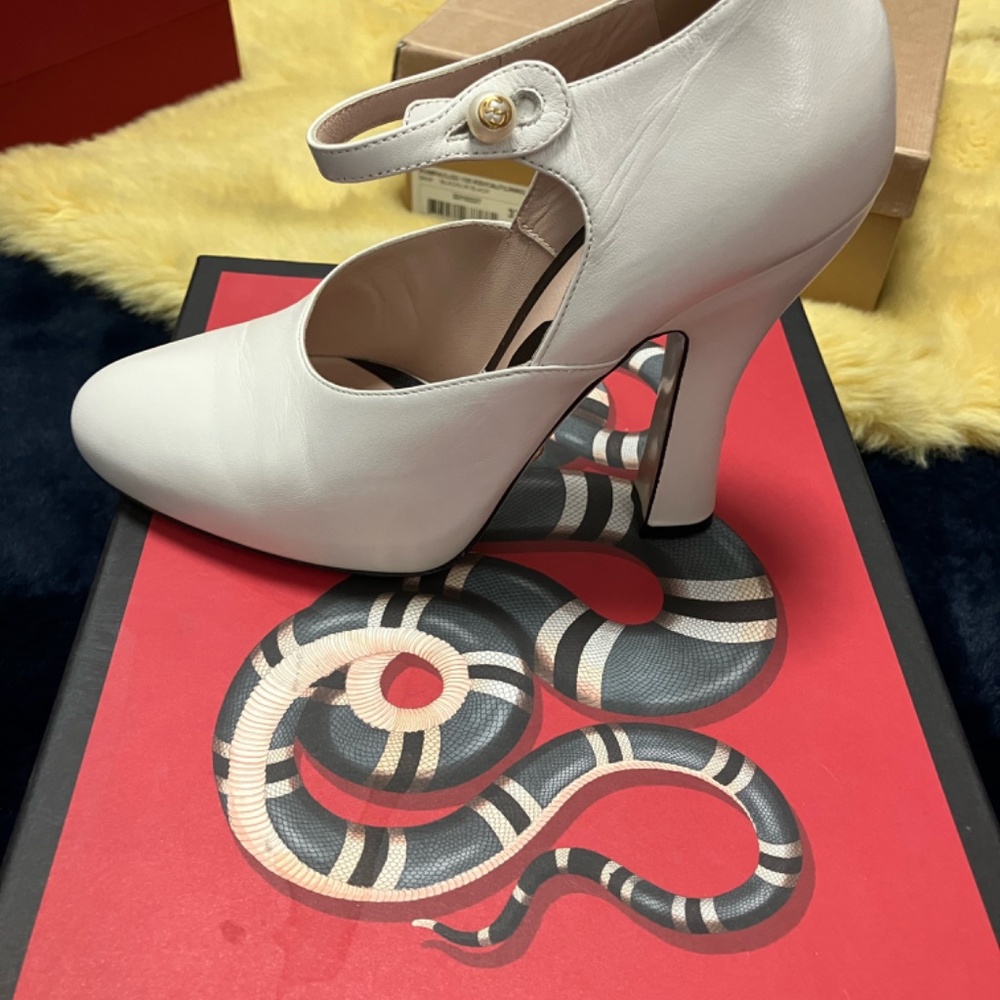 Gucci - Picture 2 of 3